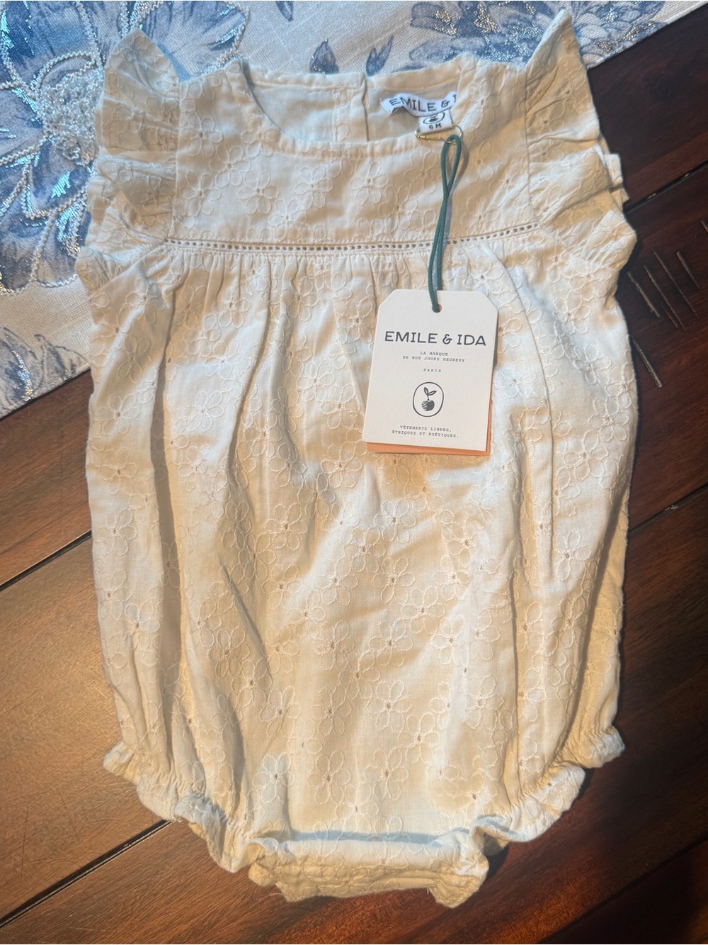 Emile et Ida Chantilly Embroidered Romper Size 6-12M
